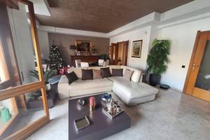 6 VANI: VIA PRAGA ZONA STRASBURGO In elegante stab