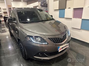 Lancia Ypsilon 1.0 FireFly 5 porte S&S Hybryd Gold