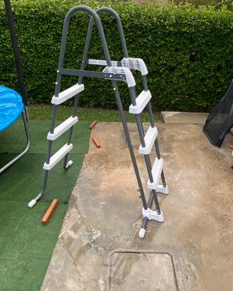 Scaletta per piscina