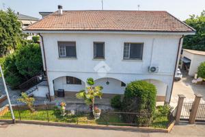VILLA SINGOLA A BEREGUARDO