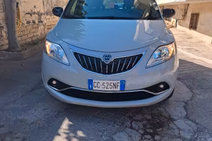 LANCIA YPSILON 1.2 69CV GPL ECOCHIC GOLD