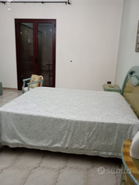 A Mazara vicino lungo mare camera