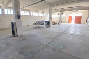 Ancona, magazzino di 381 mq