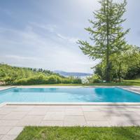 VILLA CON PISCINA VISTA LAGO