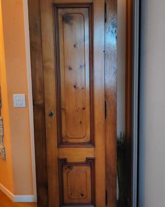 Armadio in legno massello