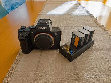 Sony A7 III + 3 batterie aggiuntive e caricatore