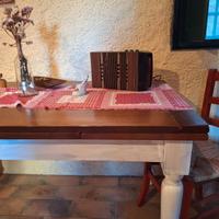 Tavolo da cucina allungabile con due sedie