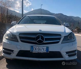 Splendida Mercedes c250 coupe’