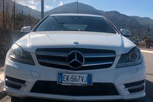 Splendida Mercedes c250 coupe’