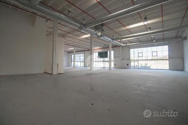 NEGOZIO A CORTENUOVA