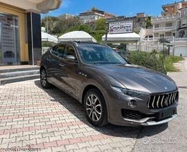 Maserati Levante 3.0 diesel pack sport pell tetto