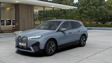 BMW iX xdrive50 pacchetto sportivo