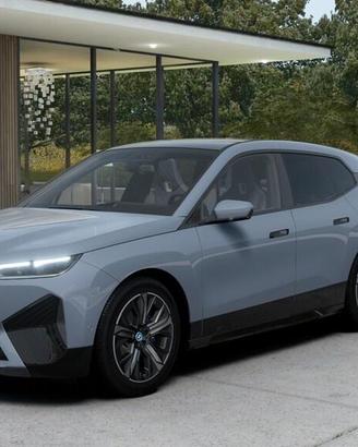 BMW iX xdrive50 pacchetto sportivo