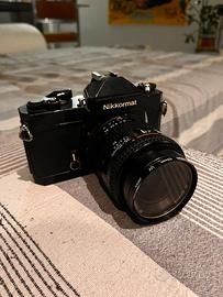 Macchina fotografica NIKKORMAT NIKON analogica