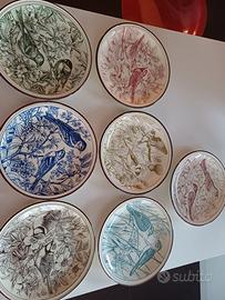 Sette piatti della collezione Amici del mattino