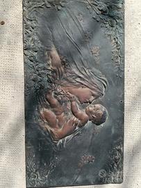 Bassorilievo la Maternità 