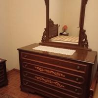 stanza da letto marrone 