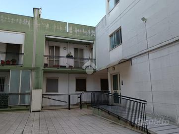 4 LOCALI A CASSANO DELLE MURGE