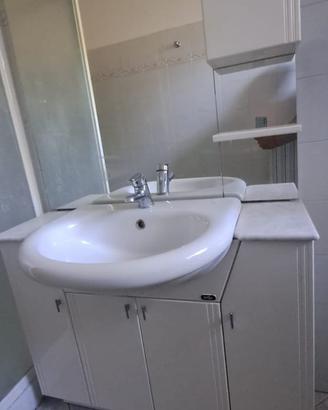 Lavabo con mobile bagno