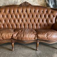 Divano Chesterfield
