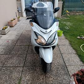  Scooter Yamaha maiesty 400