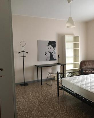 Camera per ragazza zona ospedale