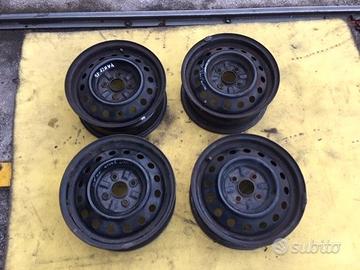 Cerchi in ferro 14 pollici ET 45 Toyota Yaris 2001