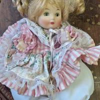 bambola in porcellana vintage 