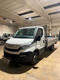 Iveco daily 35C14 autocarro