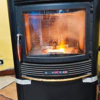 Stufa a pellet idro