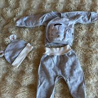 Completo neonato caldo