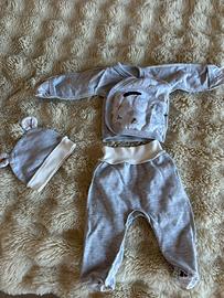 Completo neonato caldo