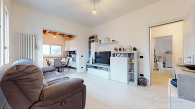 Bifamiliare Ristrutturata con Ampio Giardino