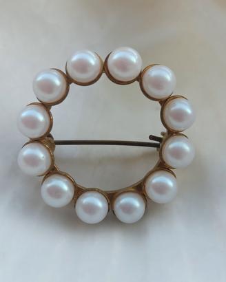 Spilla vintage anni '50 in metallo dorato e perle