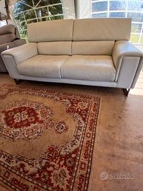 divano  3 posti   in  pelle 
