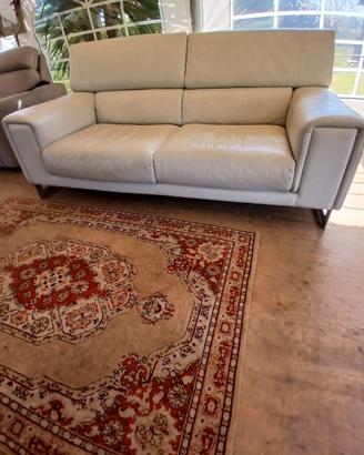 divano  3 posti   in  pelle 