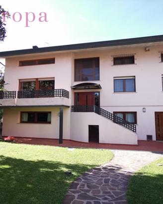 Villa signorile a Casarsa di ampie dimensioni