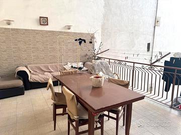 Via f.m. briganti- 3 vani con terrazzo