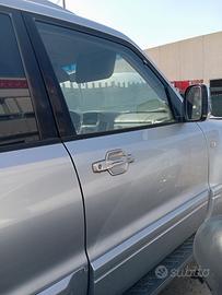 Porta anteriore dx MITSUBISHI PAJERO GLS anno 2005