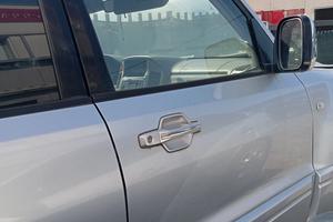 Porta anteriore dx MITSUBISHI PAJERO GLS anno 2005