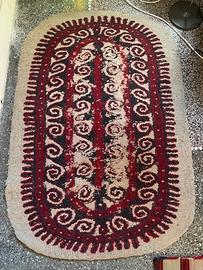 Tappeto in feltro vintage, probabilmente Turchia.