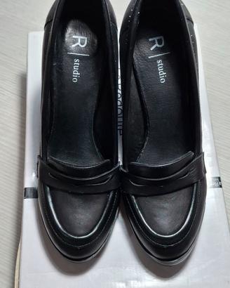 SCARPE IN PELLE NERA CON TACCO "LE REDOUTE MADAME"