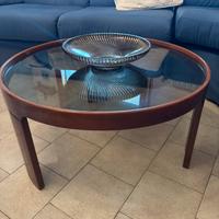 Tavolino in legno soggiorno