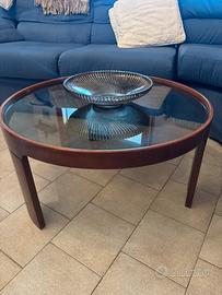 Tavolino in legno soggiorno