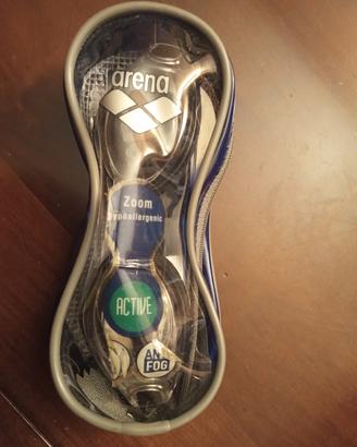 occhialini da nuoto piscina professionali arena
