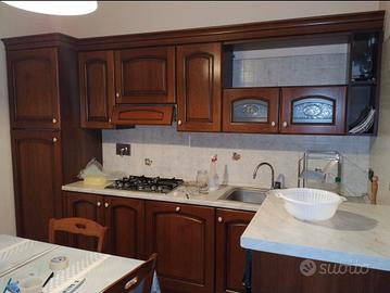 Cucina classica completa in legno massello