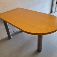 Tavolo in legno frassino con piedi in acciaio inox