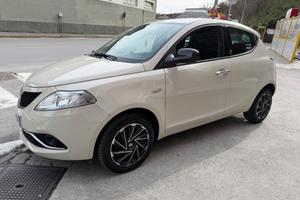 LANCIA YPSILON 1.2 NEOPATENTATI KM 26 MILA !!!