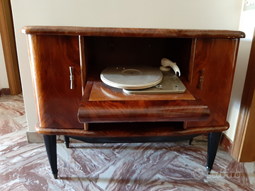 Mobile con giradischi