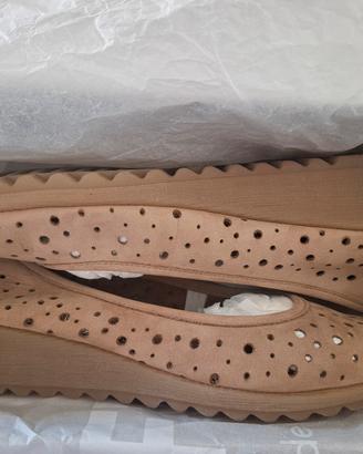 Ballerine in pelle con zeppa